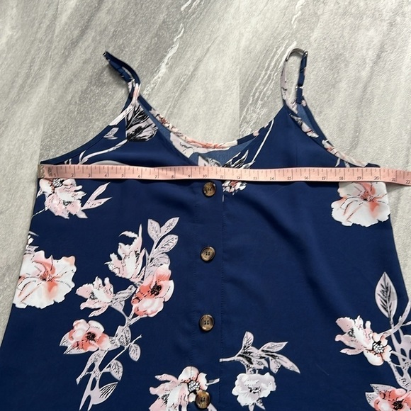 Floral navy blue, white, & pink button down tank top Large adjustable straps - Picture 3 of 12